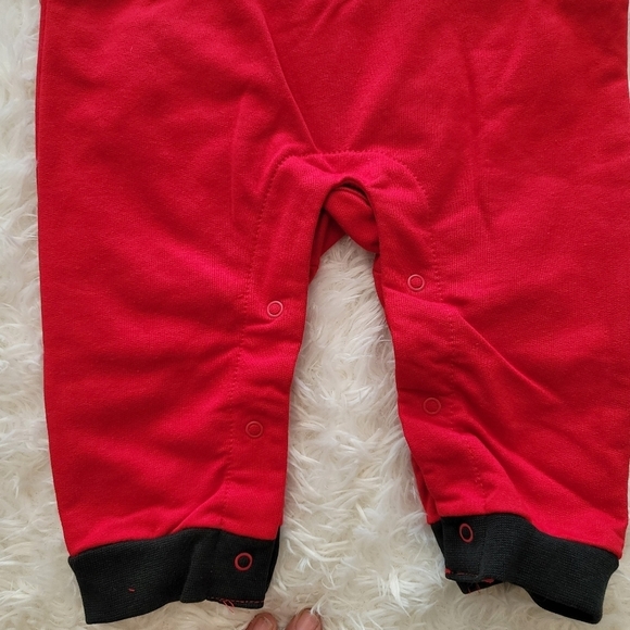 ♥️5 For $25 NEW Holiday baby cozy Santa Romper size 12M - Picture 10 of 11